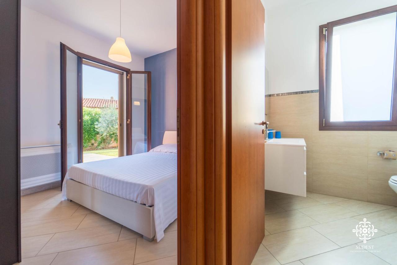 סירקוזה Villa Seaside - Beach Retreat With Jacuzzi מראה חיצוני תמונה