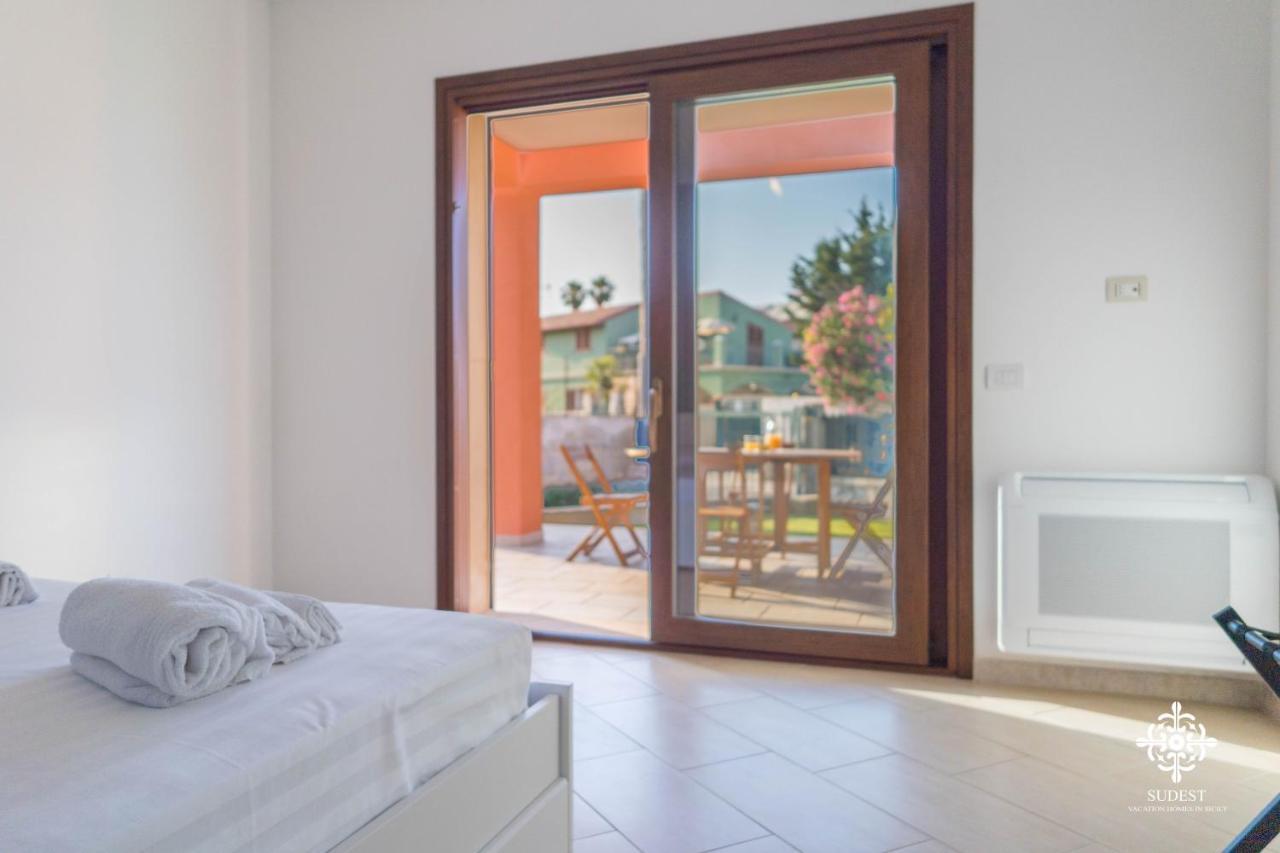 סירקוזה Villa Seaside - Beach Retreat With Jacuzzi מראה חיצוני תמונה