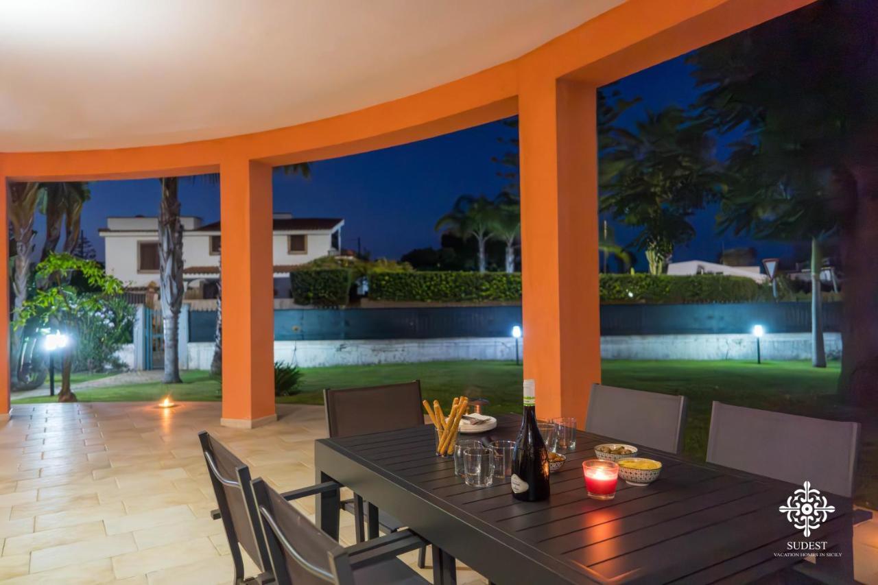סירקוזה Villa Seaside - Beach Retreat With Jacuzzi מראה חיצוני תמונה