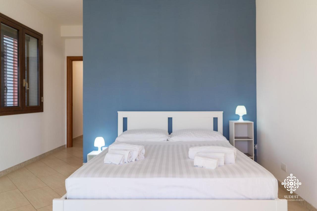 סירקוזה Villa Seaside - Beach Retreat With Jacuzzi מראה חיצוני תמונה