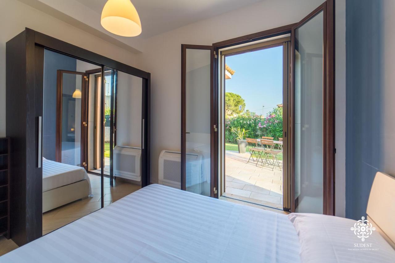 סירקוזה Villa Seaside - Beach Retreat With Jacuzzi מראה חיצוני תמונה